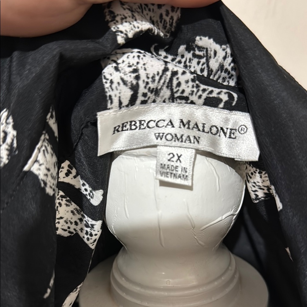 Rebecca Malone Black and White Casual Button Down Shirt - Picture 2 of 11